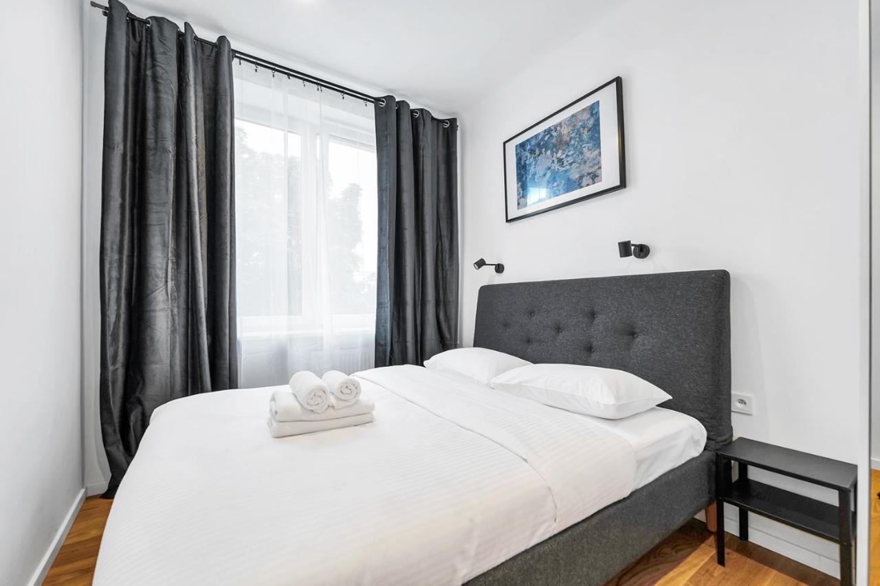 Dzielna Standard Apartment Warsaw Exterior photo